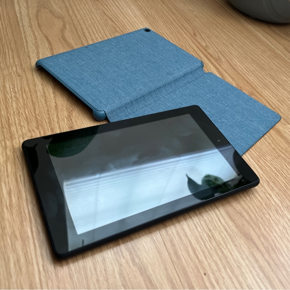 Amazon fire tablet - Picture 8 of 10